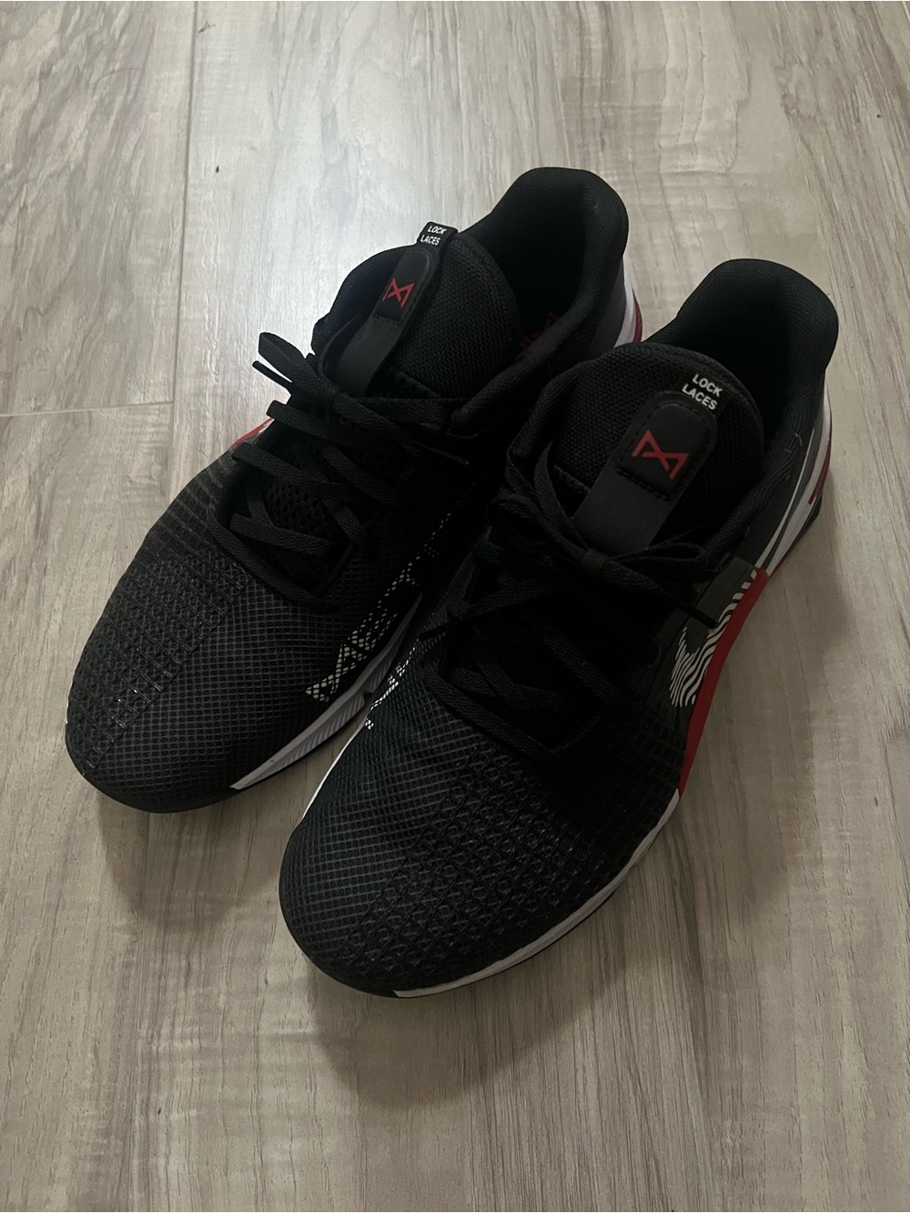 Metcon 7 gym red and black size 10
